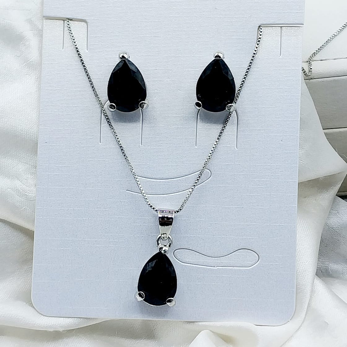 Vintage Teardrop Rhinestone Women Jewelry Set Necklace Hook Earrings Pendants